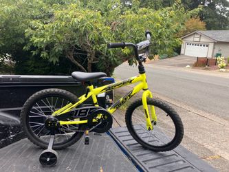 Child Kid Children Bike 18” Wheels With Training Wheels Bicycle Tricycle Trike in Good Condition
