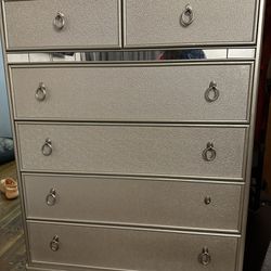 MIRRORED CHEST AND DRESSER SET 