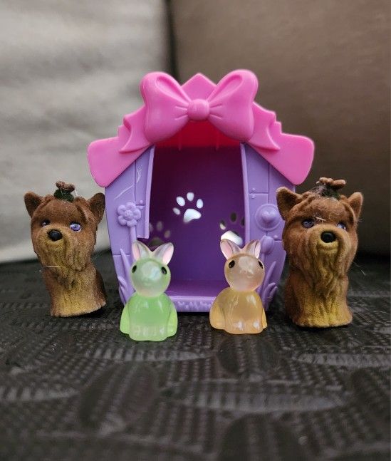 Super Cool Dog And Bunny Hut