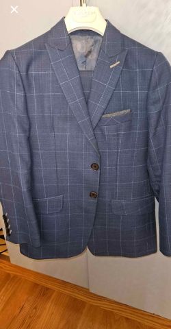 Bergama boys  navy formal suit perfect for events and weddings amazing quality