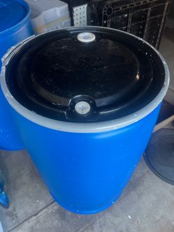 55 gallon drums 2 inch plug and also 3/4 plug also includes the lid and the ring brand new