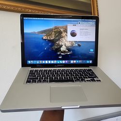 MacBook Pro (15-inch, Mid 2012)
2.3 GHz Quad-Core Intel Core i7
/RAM 16GB/ 256GB SSD/ Intel HD Graphics 4000