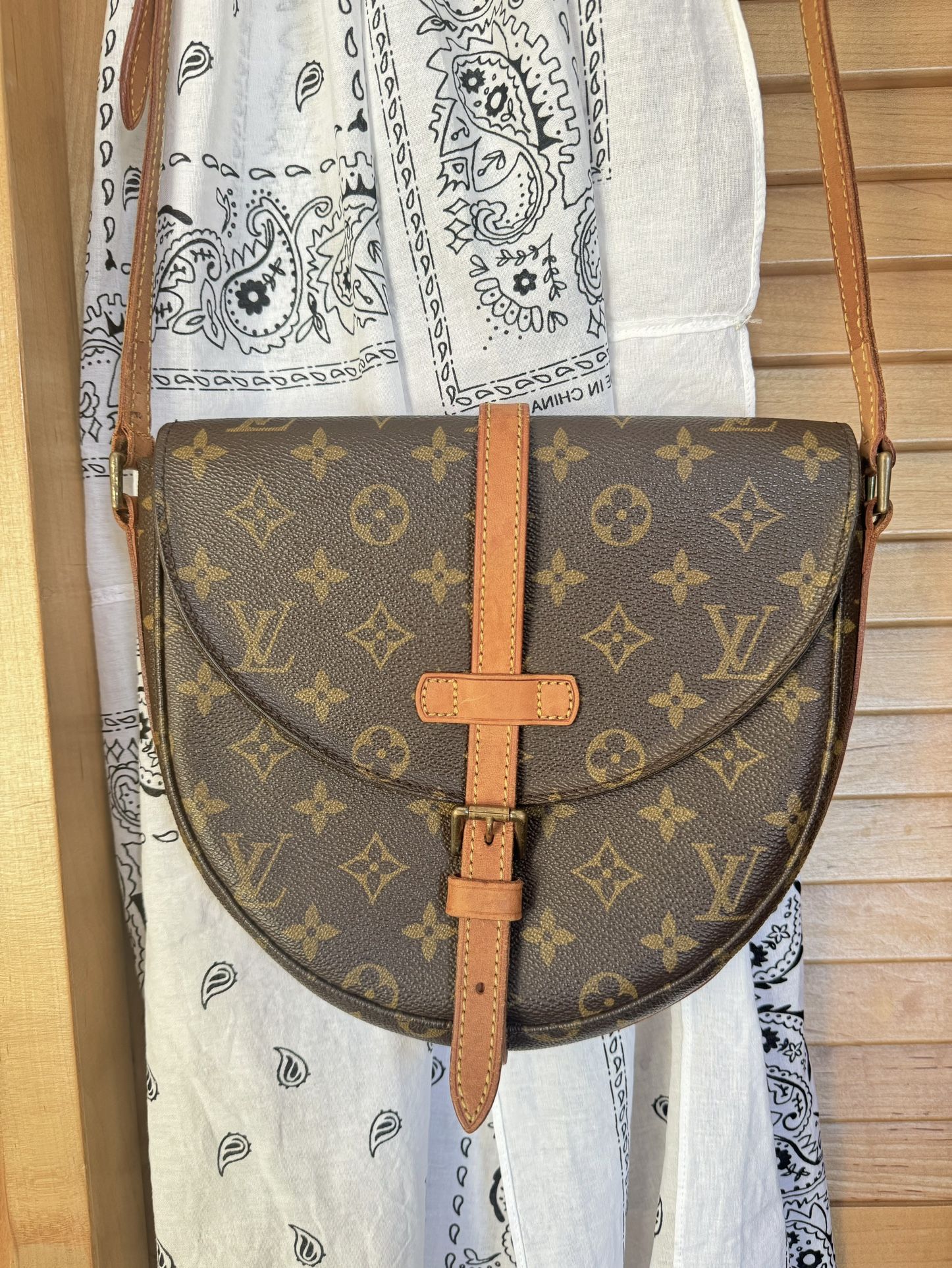 LV Vintage Louis Vuitton MM Chantilly Crossbody