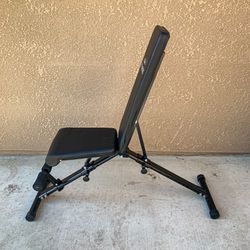 NEW - WEIGHT BENCH