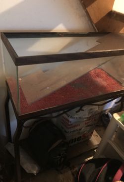 29 gal tank and stand holds water
