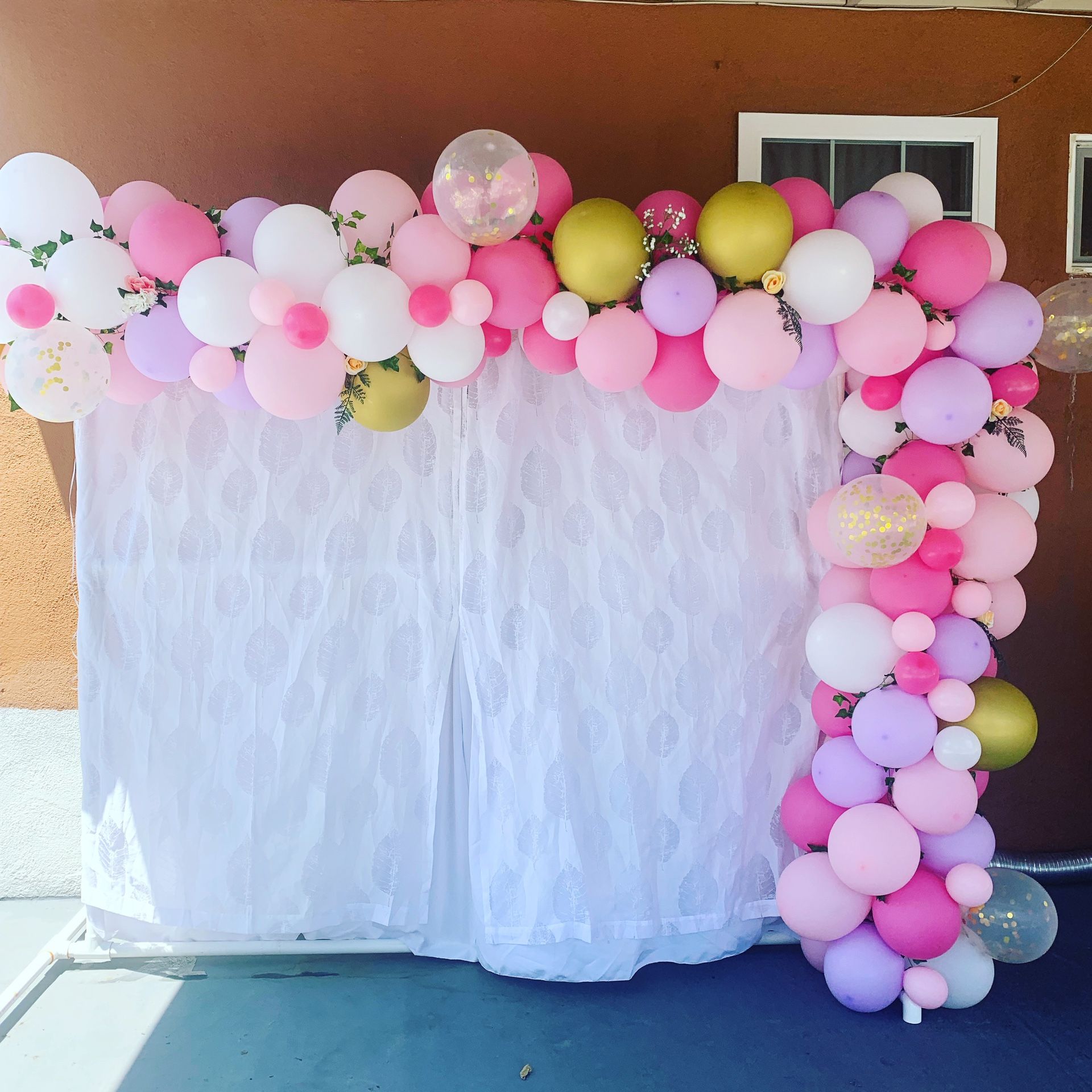 Balloon garland