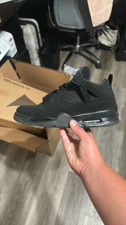 Black Cat Jordan 4 Cracks On The Side Size 8 Men’s Tiny Creases