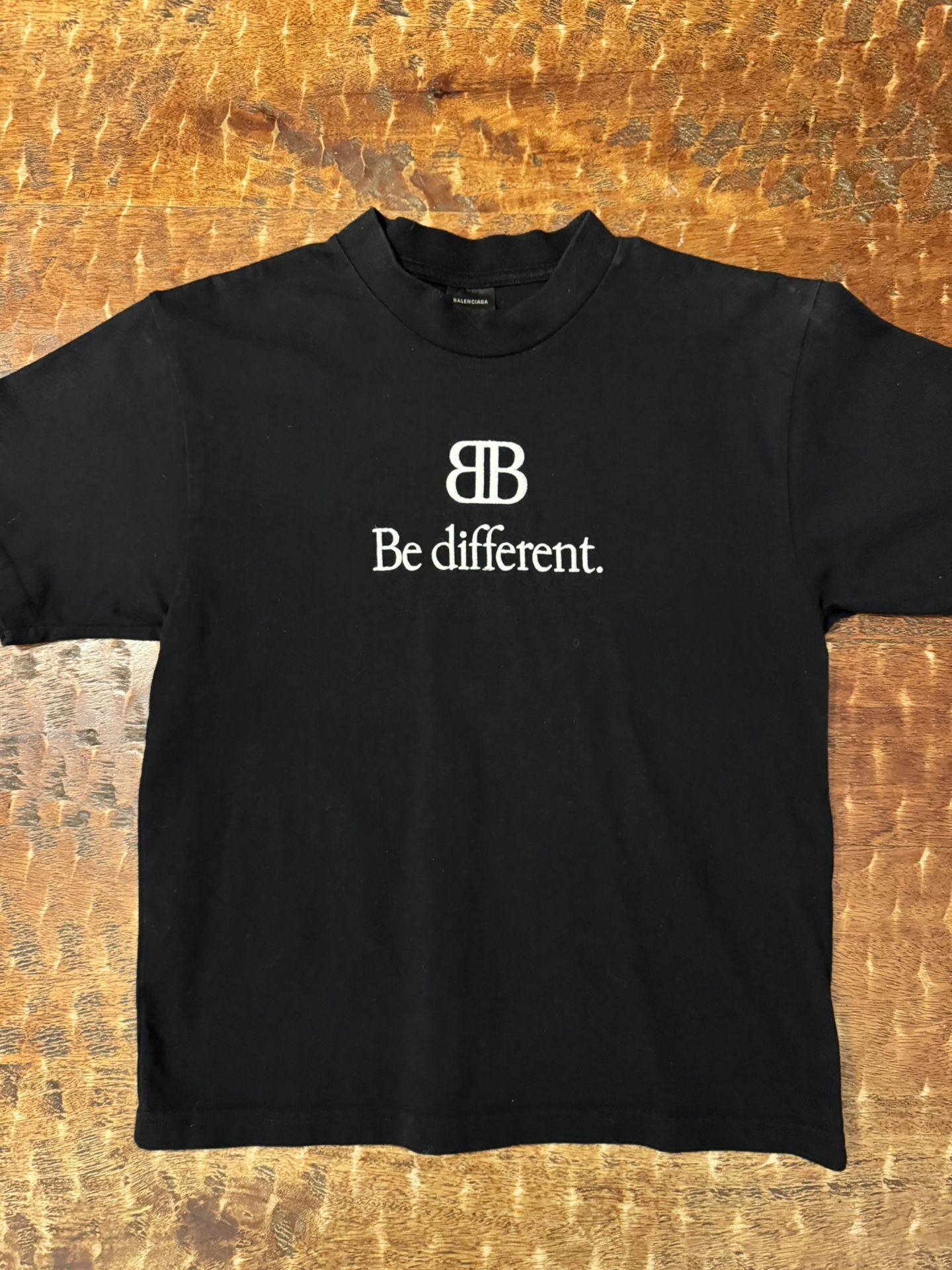 Balenciaga be different Kids Shirt Size 10/Large