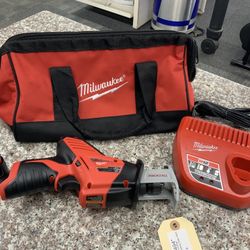 Milwaukee M12 Hackzall Reciprocating Saw With Battery And Charger