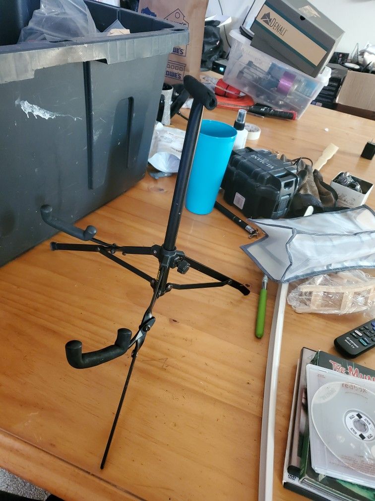 Fender Guitar/violin/bass Stand