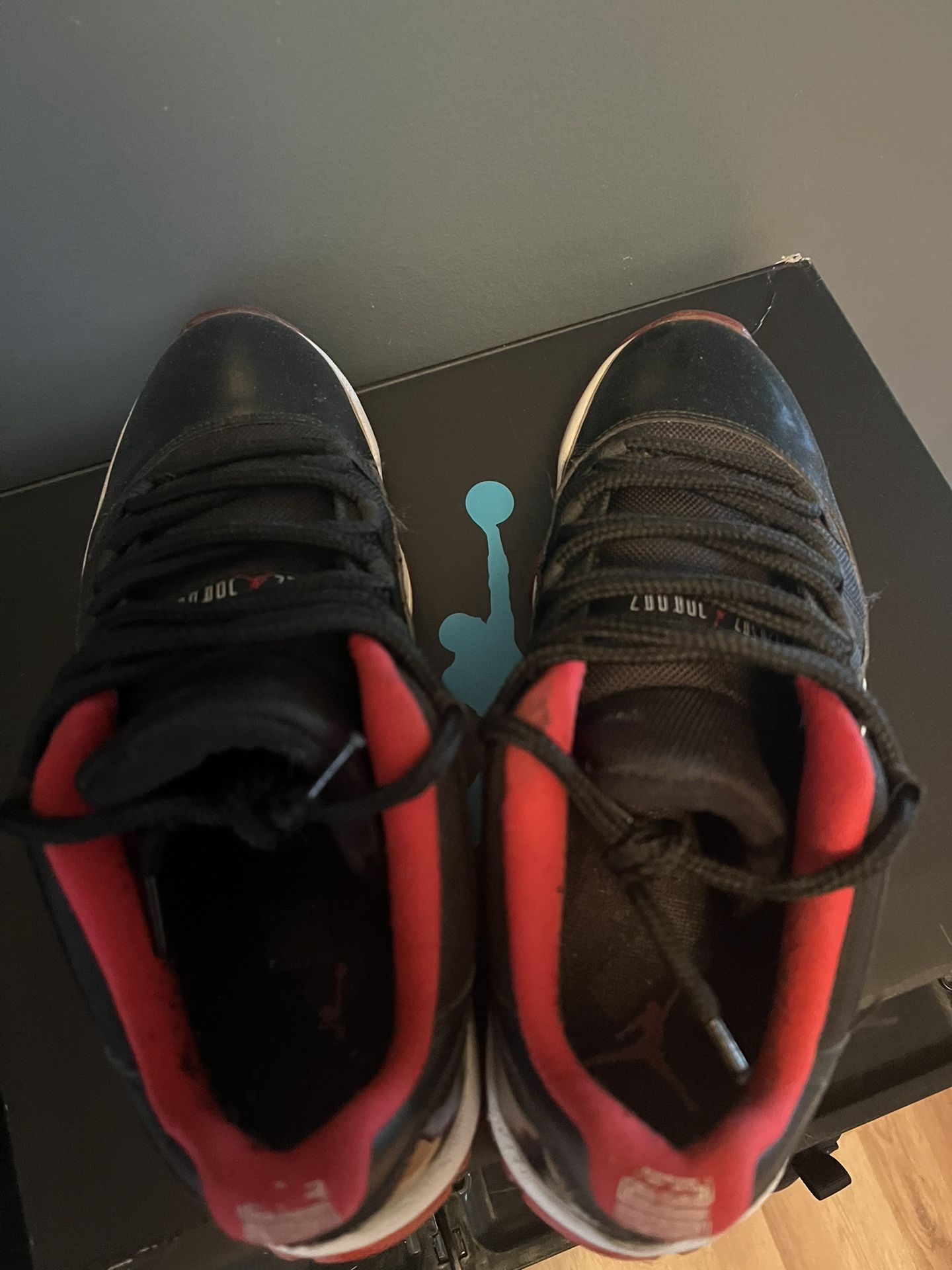 Jordan 11 Breds Low Size 9