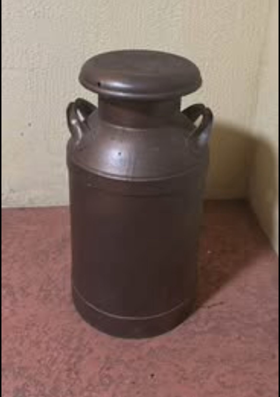 Vintage 10 Gallon Milk Can with Lid and Handles.