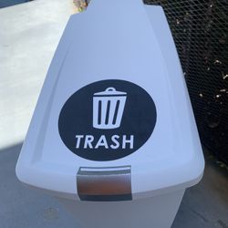 SimpleHuman White Trash Can On Rollers Foot Pedal Model CW 1362 Like New Retails $ 70 Reduced From $25 