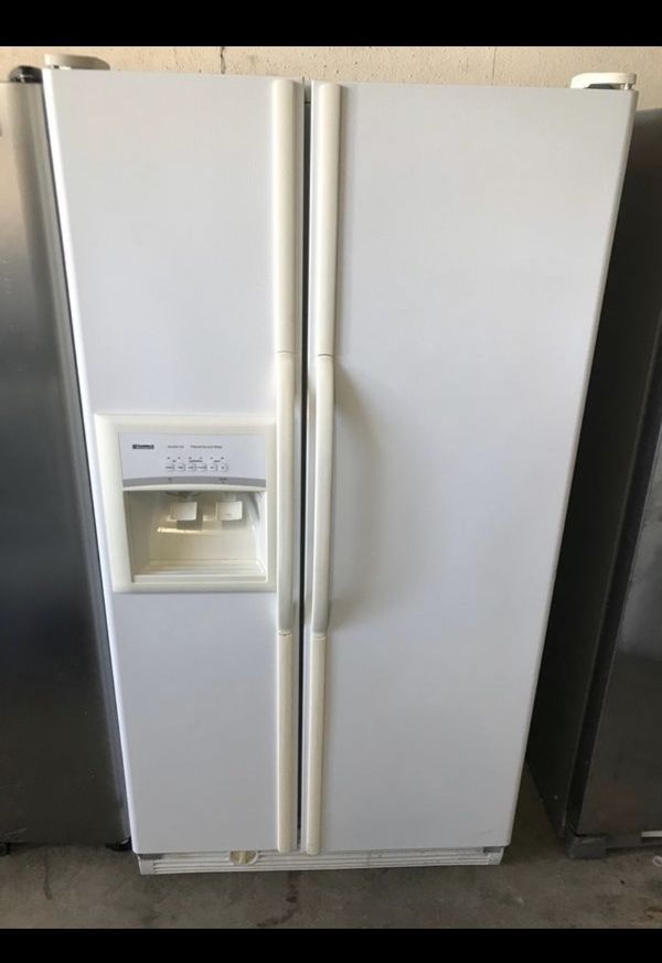 Kenmore white refrigerator / delivery available for Sale in Tampa, FL