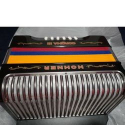 Acordeon HOHNER CORONA III