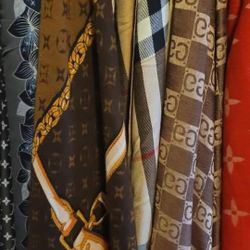 SCARFS DIFFERENT MODELS AND BRANDS 