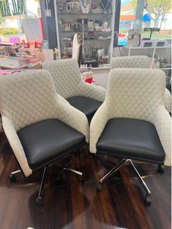 Chair like new , high quality