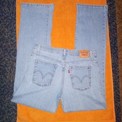 A woman's pair of vintage Levi 550, relaxed fit,  boot