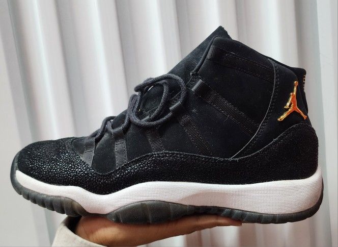 Nike Air Jordan 11 Retro Premium GS “Heiress” Velvet Size 8.5Y