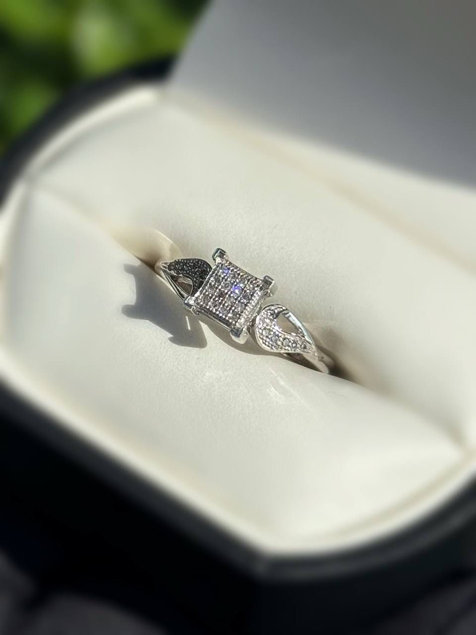 Jewelry 10k solid white gold diamonds 0.16CTW ring sz 7.00