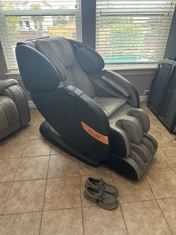 Osaki Message Chair Recliner zero gravity