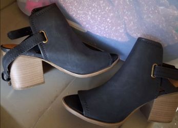 Open toe heels 👠