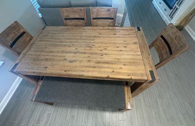Dining room table