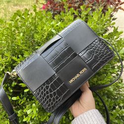 Michael Kors Mercer small cluth crossbody