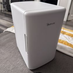 atroAI mini fridge 