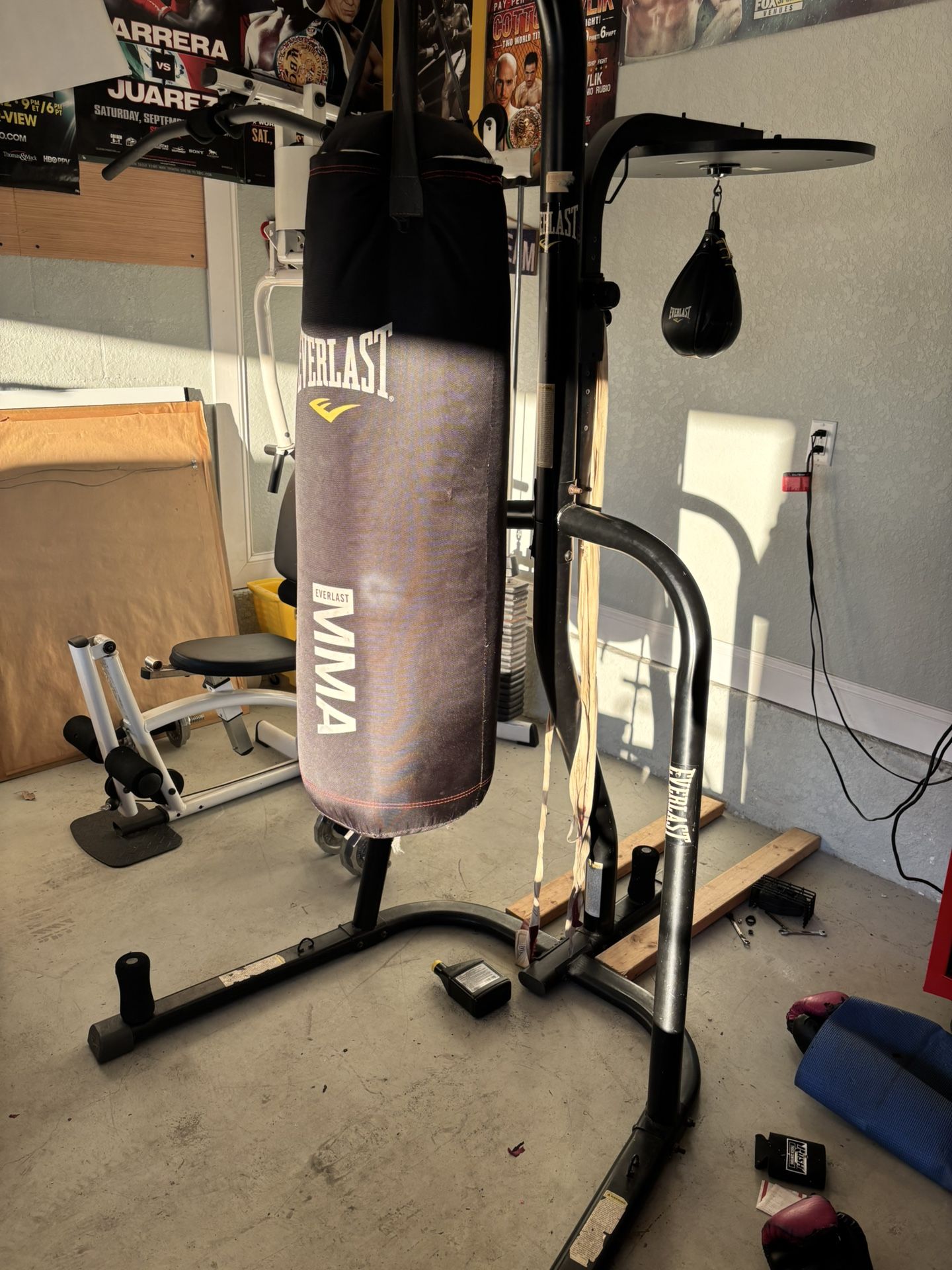 Punching Bag W. Stand