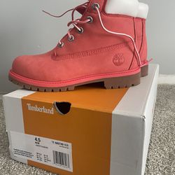Women Timberlands - NEW IN BOX!