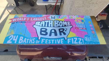 Brand New Sealed World's Largest Bath Bomb Bar