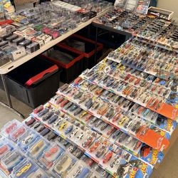 Pop race, sparky, mini gt, hot wheels, kaido, Tarmac, Inno 64. Ask for pricing