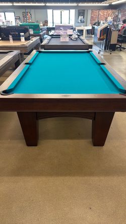 Brunswick Winfield 8' Pool table