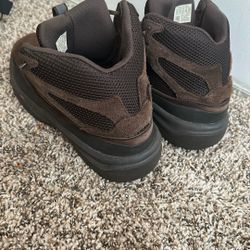 Yeezy DSRT Boots