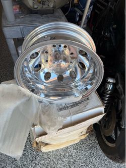 New never used ultra chevy 8 lug wheels