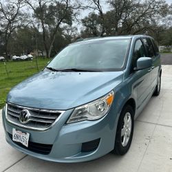 2010 Volkswagen Routan
