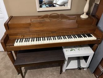 Piano, Howard, Free