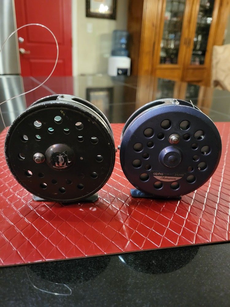 2 Fly Fishing Reels 1 TC and 1 Shakespeare Alpha  2529v Made In Japan  