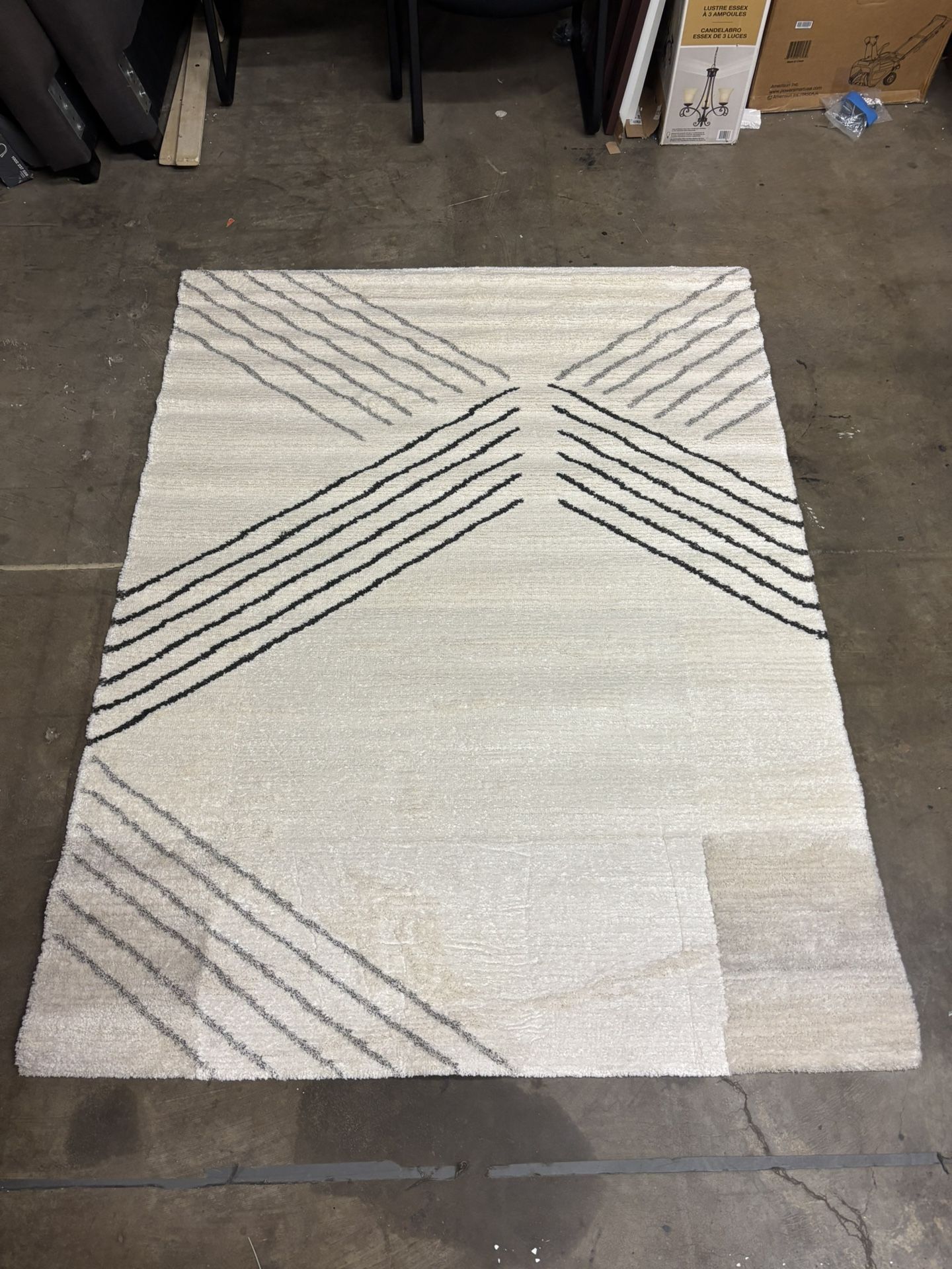 New 5’ x 7’ Cream Area Rug