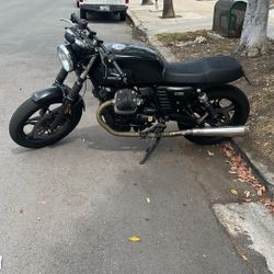 2015 moto guzzi v 7 stone