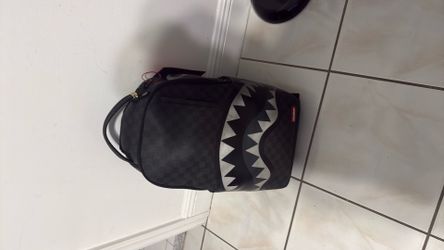 Backpack, Spraigroaund