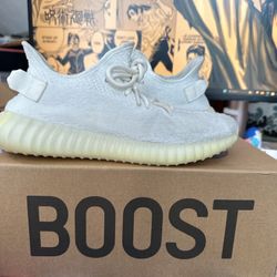 Yeezy 350 Triple White Size 8.5