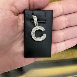 10k LETTER C CHARM 
