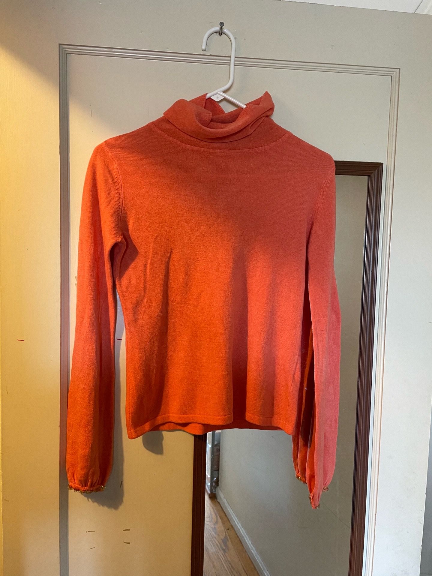 FREEBIRD Coral Pink Turtleneck Knit Sweater Sz L Sequin Cuff Detail Long Sleeve Freebird Salmon Pink Knit Turtleneck Sweater Large Sequin Trim Cuffs