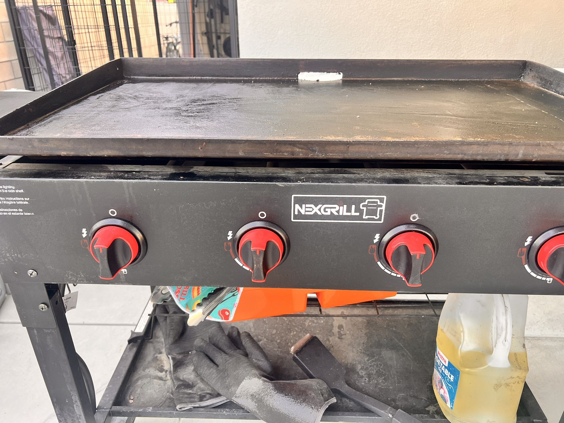 4 Burner Griddle BBQ