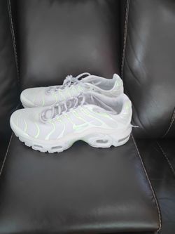 Nike Air Max Plus Platinum Tint Barely Volt CD0609-046