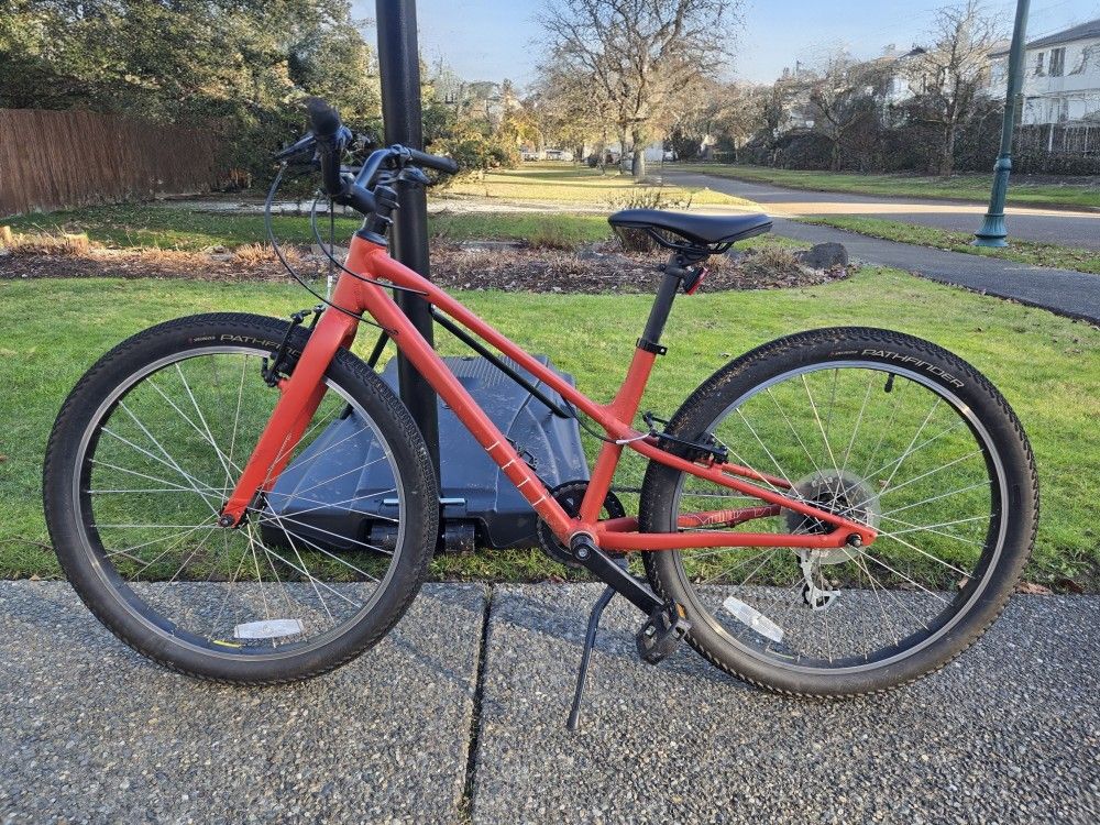 Pathfinder Specialized ISO 4210-2-C  Bike