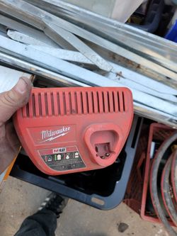 Milwaukee 12 volt charger