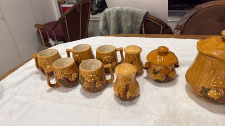 vintage Arnels Mushroom Ceramic set40.00